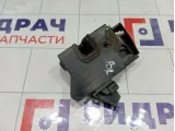 Замок двери задней правой Renault Logan 825024490R