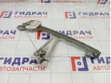 Стеклоподъемник механический задний правый Renault Logan 827202131R