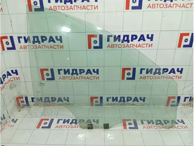Стекло двери передней правой Renault Logan 803004700R