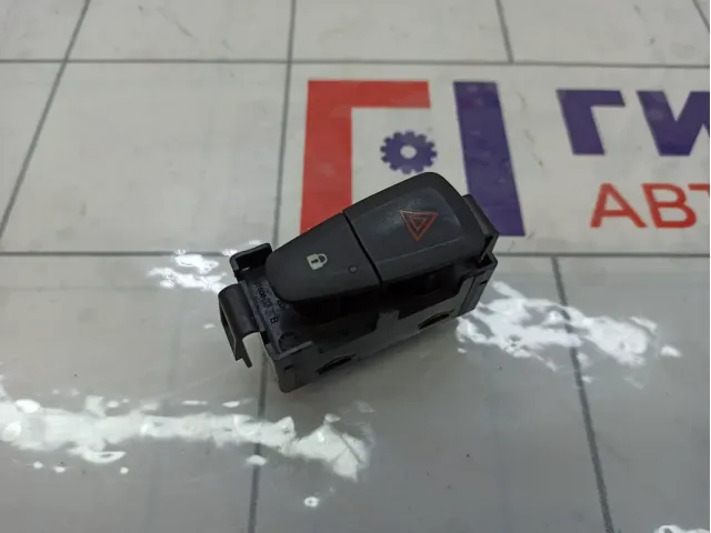 Кнопка аварийной сигнализации Renault Logan 252100502R