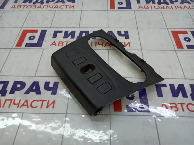 Накладка торпедо Renault Logan 275009384R