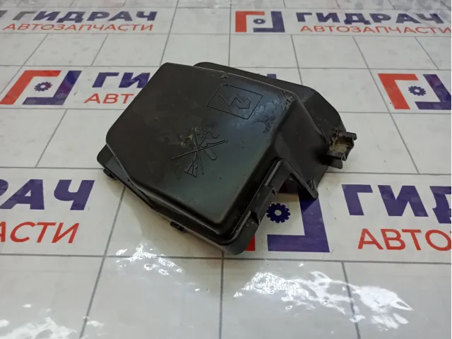 Крышка блока предохранителей Renault Logan 243828894R