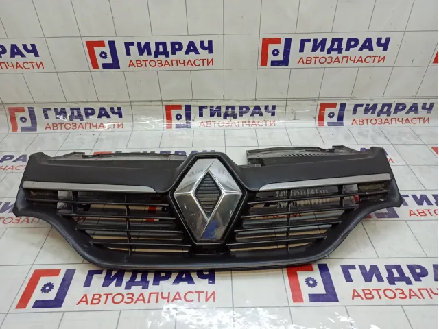 Решетка радиатора Renault Logan 623107605R