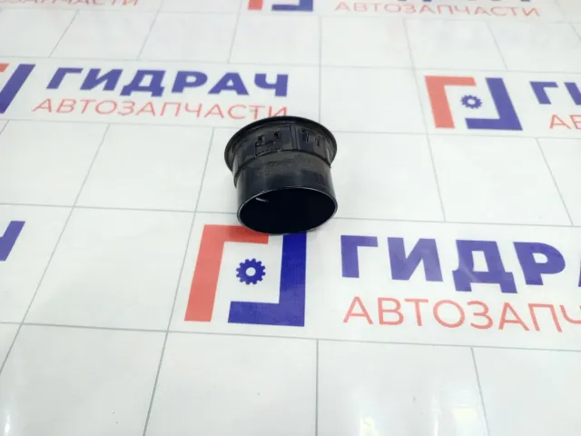 Дефлектор воздушный Renault Logan 687607264R