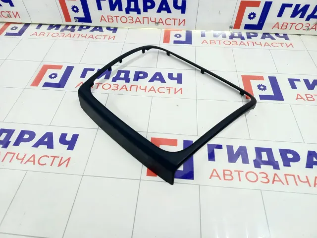 Рамка магнитолы Renault Logan