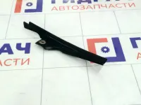 Накладка решетки стеклоочистителя правая Renault Logan 668223701R