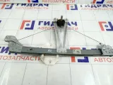 Стеклоподъемник механический задний правый Renault Logan 827202131R