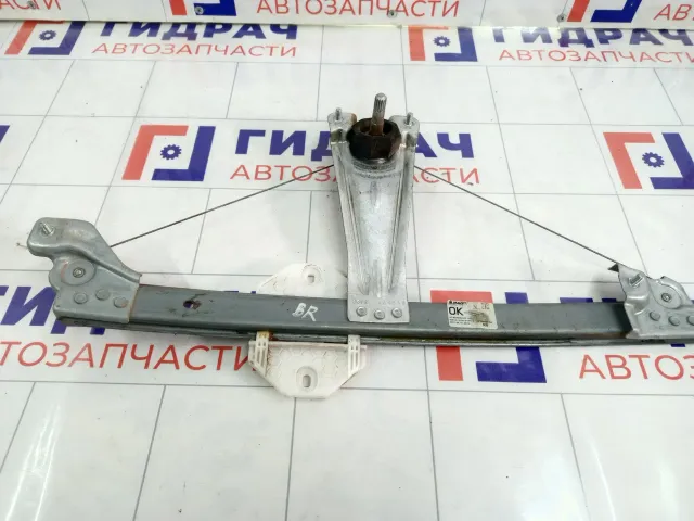 Стеклоподъемник механический задний правый Renault Logan 827202131R