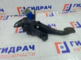 Педаль сцепления Renault Logan 465039034R