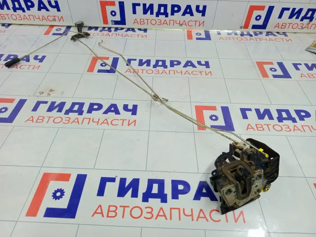 Замок двери задний левый Renault Logan 825032994R