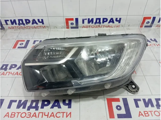 Фара левая Renault Logan 260607796R