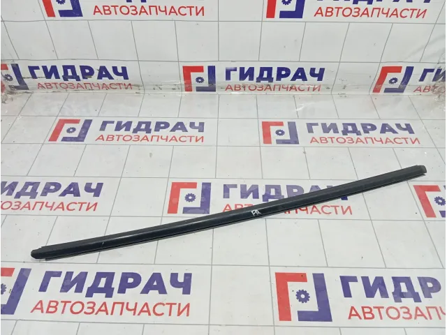 Накладка стекла переднего правого Renault Logan 808206884R