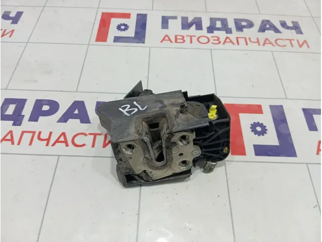 Замок двери задней левой Renault Logan 825035141R