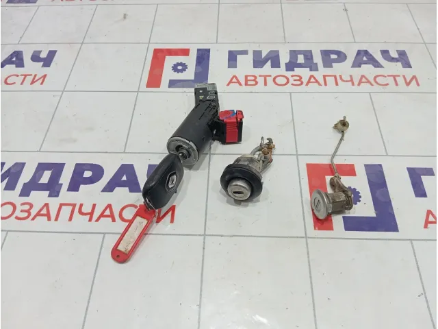 Замок зажигания Renault Logan 487004438R