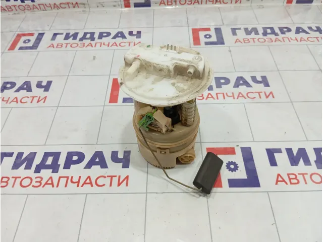 Насос топливный Renault Logan 172022377R