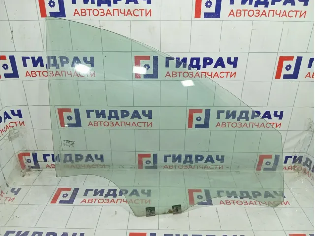 Стекло двери передней правой Renault Logan 803004700R