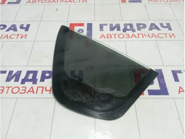 Стекло двери задней правой Renault Logan 822621008R