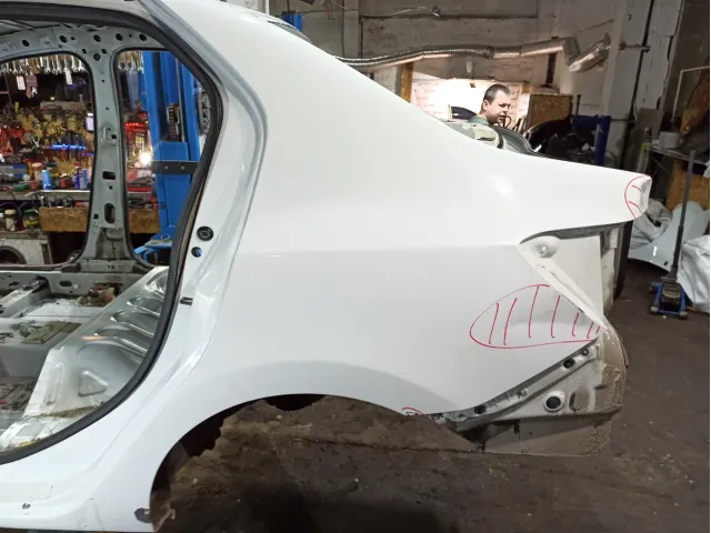 Крыло заднее левое Renault Logan