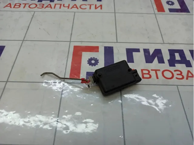 Активатор замка багажника Renault Logan 7700712901