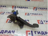 Педаль сцепления Renault Logan 465037621R
