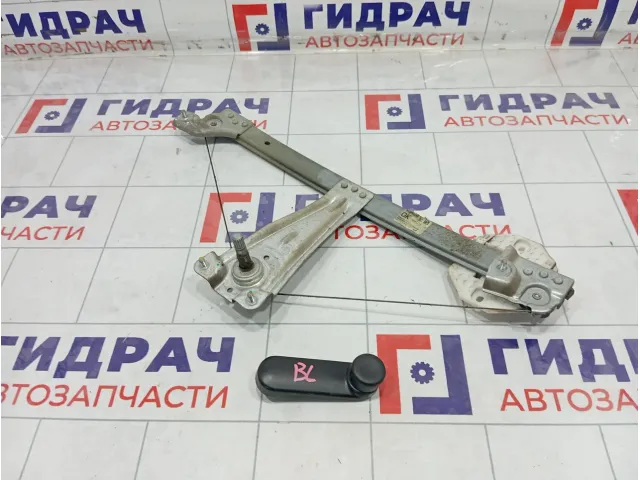 Стеклоподъемник механическое заднее левое Renault Logan 827217198R