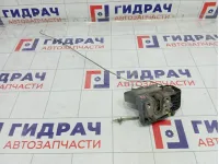 Замок двери задней левой Renault Logan 825035141R