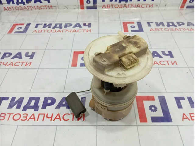 Насос топливный Renault Logan 172022377R