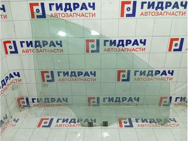 Стекло двери передней правой Renault Logan 803004700R