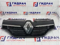 Решетка радиатора Renault Logan 623105727R