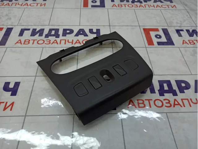Накладка торпедо Renault Logan 275009384R