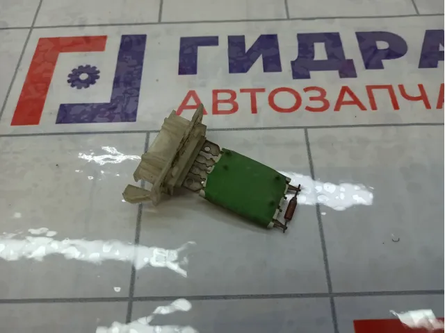 Резистор отопителя Renault Logan 271504503R