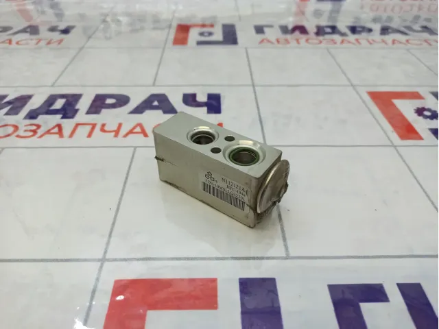 Клапан кондиционера Renault Logan 922700505R