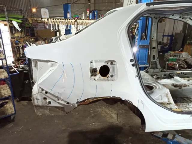 Крыло заднее правое Renault Logan