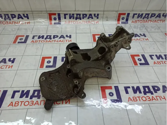 Кронштейн генератора Renault Logan 8200941114