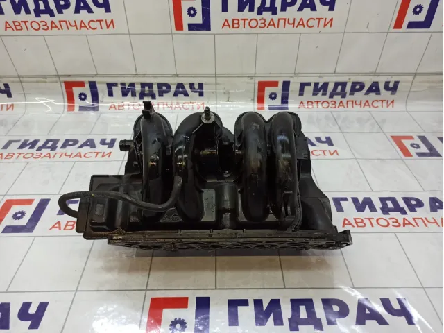 Коллектор впускной Renault Logan 140035357R