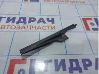 Накладка лобового стекла левая Renault Logan 2 668225143R