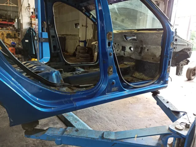 Порог со стойкой правый Renault Logan 2