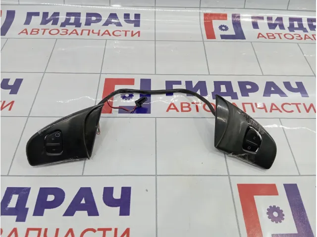 Блок кнопок в рулевое колесо Renault Logan 2