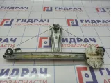 Стеклоподъемник задний правый Renault Logan 2 827202131R. Механический.
