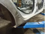 Порог со стойкой правый Renault Logan 2 760122451R. Средняя стойка. Дефект.