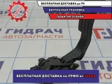Педаль газа Renault Logan 2 180022703R. Потертость.