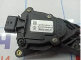 Педаль газа Renault Logan 2 180022703R. Потертость.