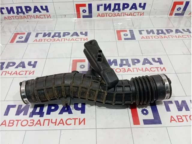 Патрубок воздушного фильтра Renault Logan 2 165780388R