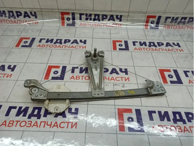 Стеклоподъемник механический задний правый Renault Logan 2 827202131R