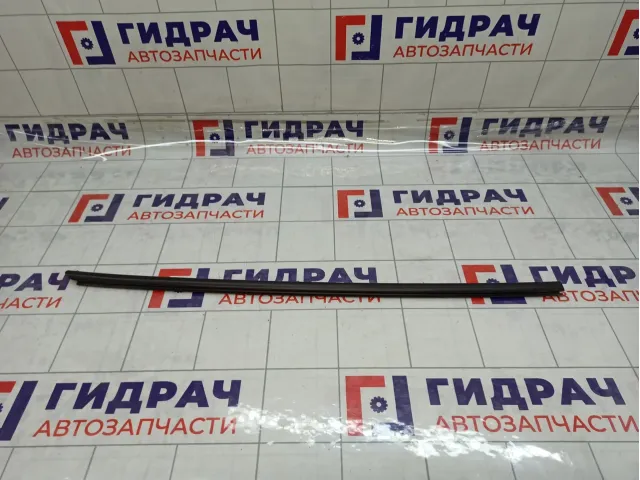 Накладка стекла переднего правого Renault Logan 2 803308376R