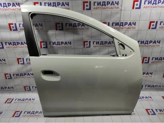 Дверь передняя правая Renault Logan 2 801522177R.
