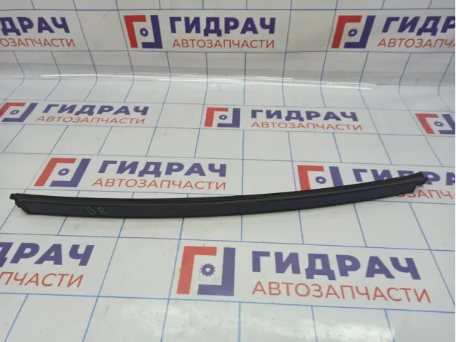 Направляющая стекла двери задняя правая Renault Logan 2 822729932R.