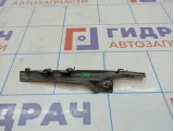 Накладка лобового стекла правая Renault Logan 2 668223701R.