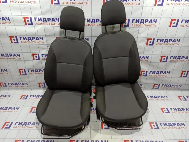 Комплект сидений Renault Logan 2 .