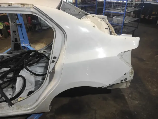 Крыло заднее левое Renault Logan 2 760339951R. Дефект.